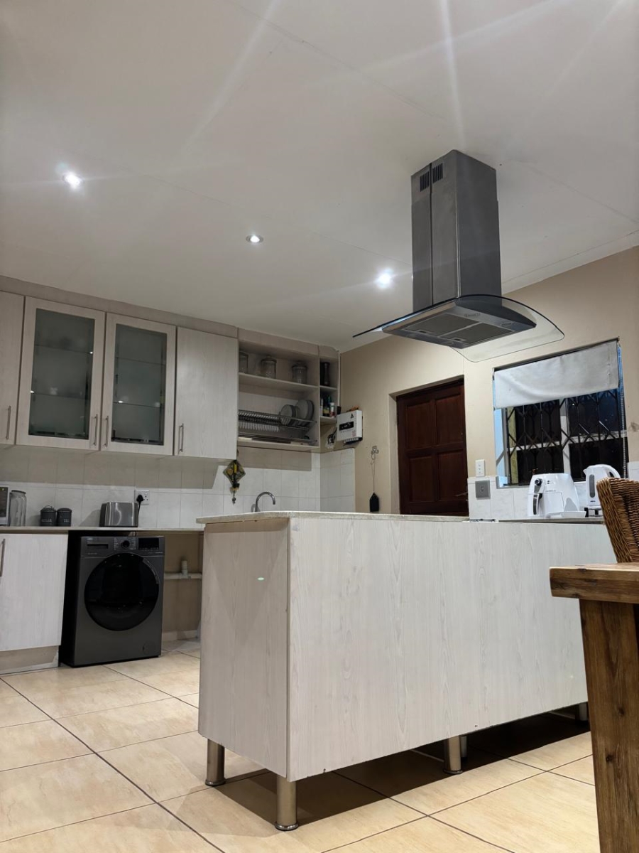 8 Bedroom Property for Sale in Rustenburg Rural North West